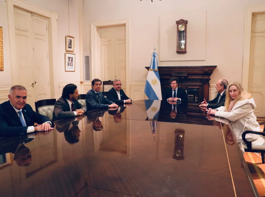 Gobernadores se reunieron con Milei y le manifestaron su apoyo a la Ley Bases y el paquete fiscal