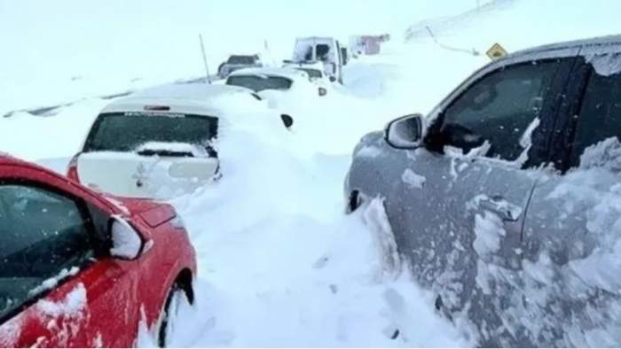 Chubut: decenas de vehículos quedaron atrapados por la nieve