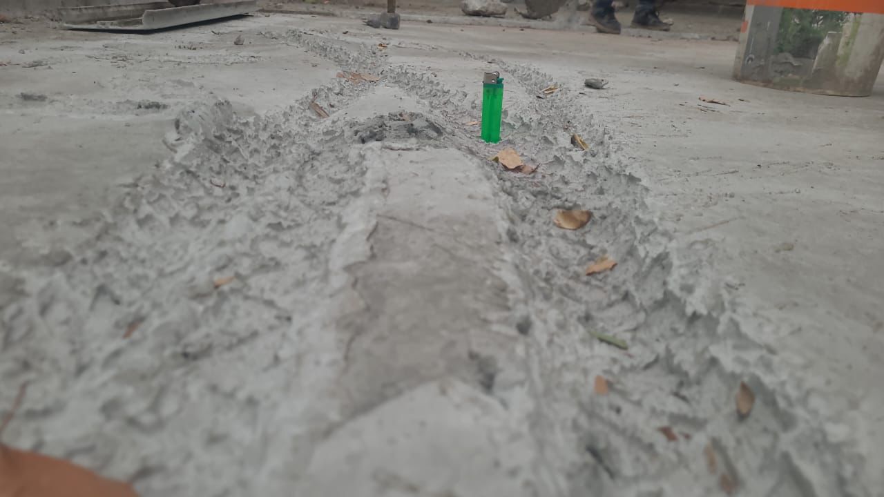 El gobierno provincial lleva adelante trabajos de perfilado y enripiado en dos arterias claves de Resistencia