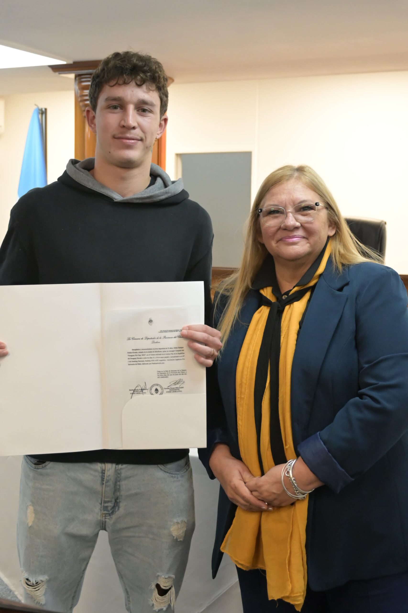 La Legislatura reconoció al deportista Mirko Kloster: el chaqueño está segundo en el ranking nacional de jugadores profesionales de padel