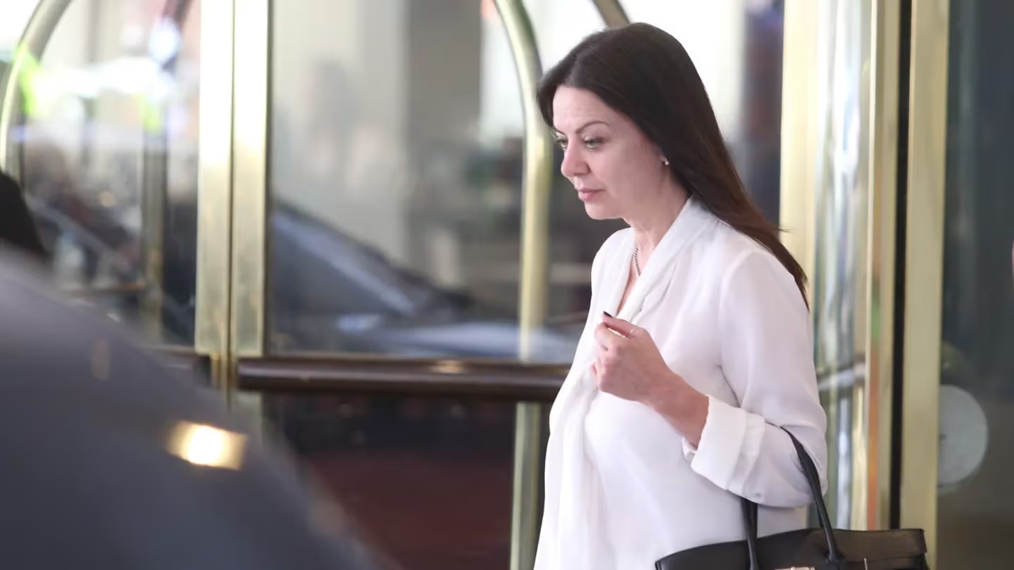 Denuncian que la leche que estaba por vencerse y el Gobierno envió a comedores se está vendiendo por las redes