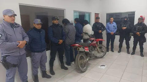 Estaba en su salida transitoria, paseaba con un arma de fuego, intentó fugarse y fue detenido