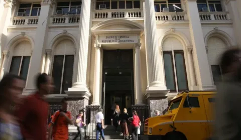 El Gobierno nacional pretende poner en circulación los billetes de $ 20.000 a fines de octubre