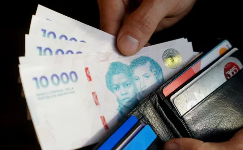 El Gobierno convocará para el 18 de julio al Consejo que define la suba del salario mínimo