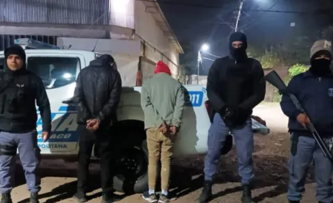 Intentaron cometer un robo en la detención descubrieron que tenían un búnker con armas y elementos robados