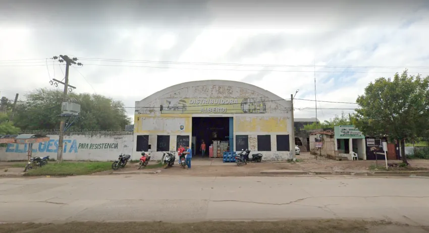 Ingresaron a una distribuidora de Av. Alberdi y se robaron 2.400 dólares de una caja fuerte