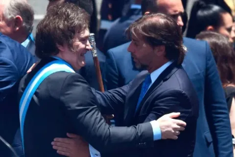 En busca de bajar la tensión, Milei recibirá a Lacalle Pou en Casa Rosada