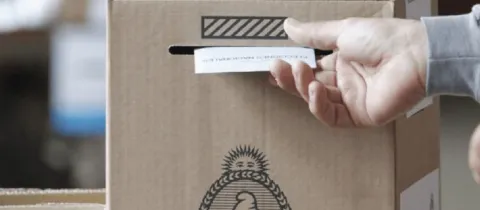 El Gobierno pretende ahorrar $ 8000 millones con la boleta única y así impedir «negocios» de los partidos políticos