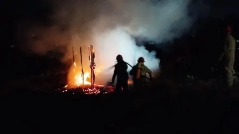 «Si te veo con otro, voy a prender fuego tu casa»: la amenaza a una mujer de Fontana que lo perdió todo