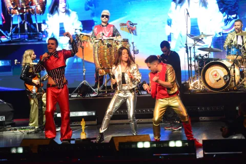 Los Caligaris brindarán un show gratuito este viernes en la Bienal: grilla completa del séptimo día