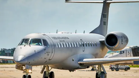 El Ministerio de Defensa autorizó el pago de los dos aviones Embraer que recibió en febrero la Fuerza Aérea Argentina