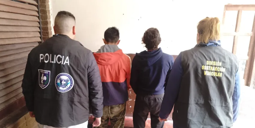 Detuvieron a los motochorros que robaron y golpearon con una botella a dos jóvenes en plena calle