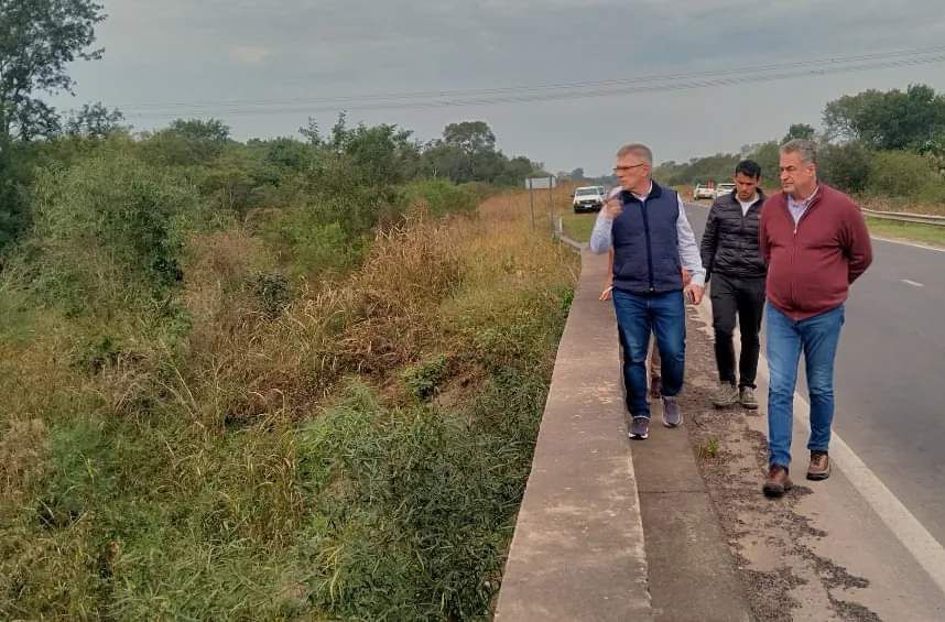 Se avanza con obras de mantenimiento de canales  y arroyos en Puerto Tirol y Margarita Belén