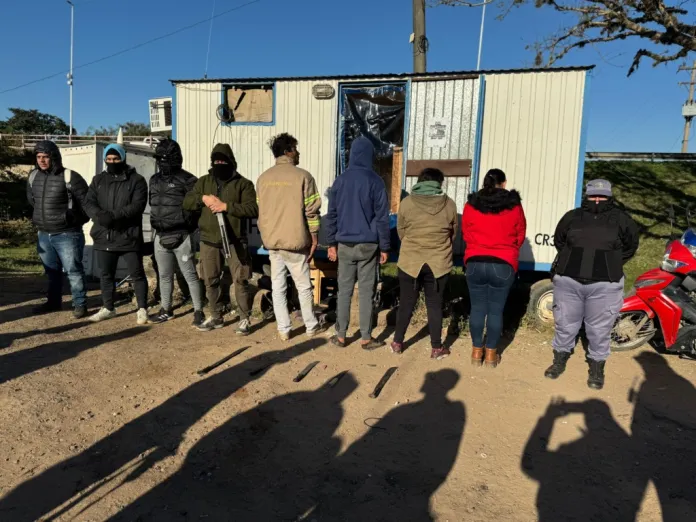 Detuvieron a cuatro personas por el ataque a la casilla policial en el Barrio San Pedro Pescador