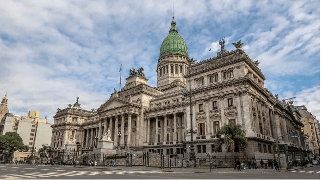 El Gobierno prepara proyectos de seguridad, cambios electorales y otros para desregular la economía