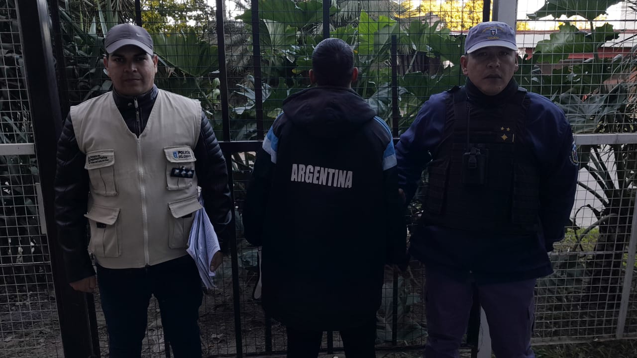 Resistencia: controles en el estadio de Chaco For Ever. Detectaron a dos hombres buscados por la justicia
