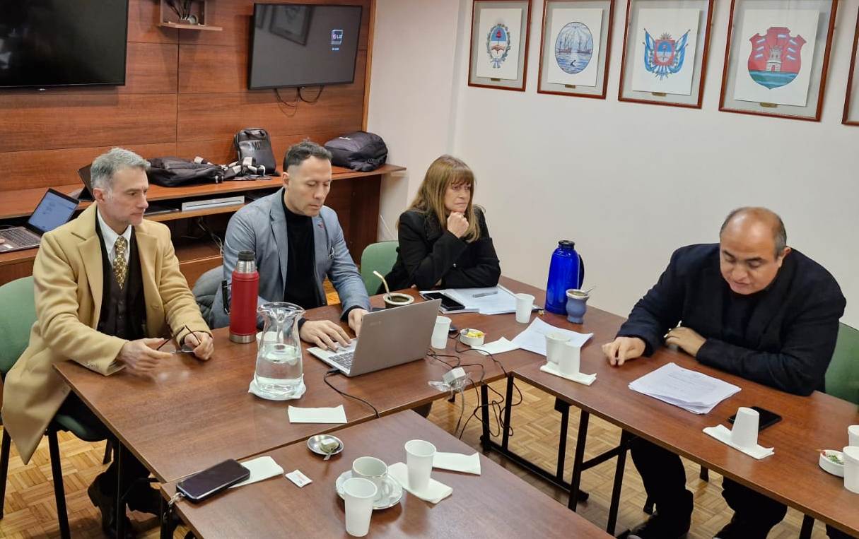 Durará cuatro meses JUFEJUS presentó el programa piloto de IA generativa en la justicia argentina