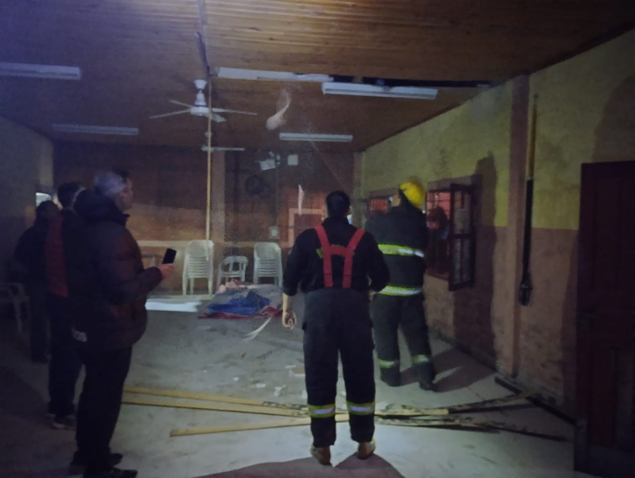 División Bomberos San Martín: Sofocan incendio en el CEF Nº 1