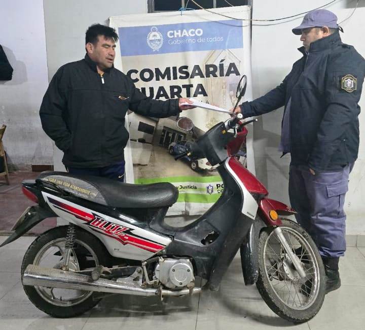 Llevaban dos motos a rastras, vieron al patrullero y las abandonaron porque eran robadas