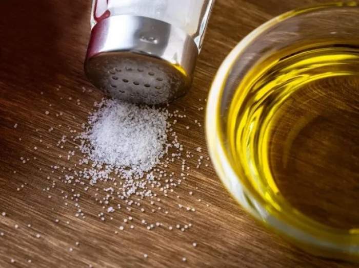 ANMAT prohíbe venta de una marca de aceite y otra de sal