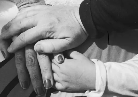 La primera foto de Lizy Tagliani junto a Sebastián Nebot y su hijo: «Desde hoy somos mamá, papá y Tati»