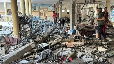 Al menos 100 personas murieron por bombardeo israelí a una escuela de la ciudad de Gaza