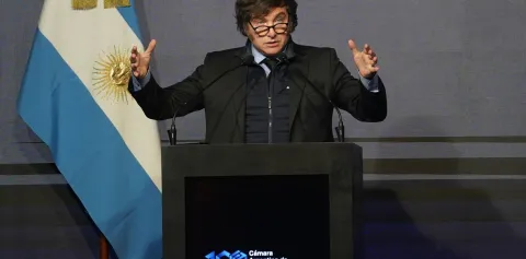 Milei anunció que Argentina ya no tomará nueva deuda: «No vamos a devaluar para arruinar a los argentinos»