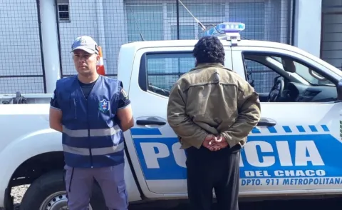 Detuvieron a un hombre que mostraba sus partes íntimas en la vía pública y molestaba a las personas