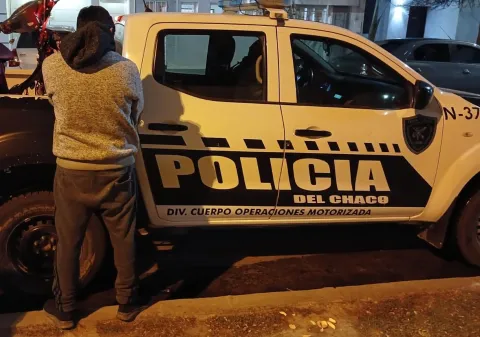 Feroz golpiza: le pegó a su pareja, intentó ahorcarla con un cable y la mantuvo encerrada una hora