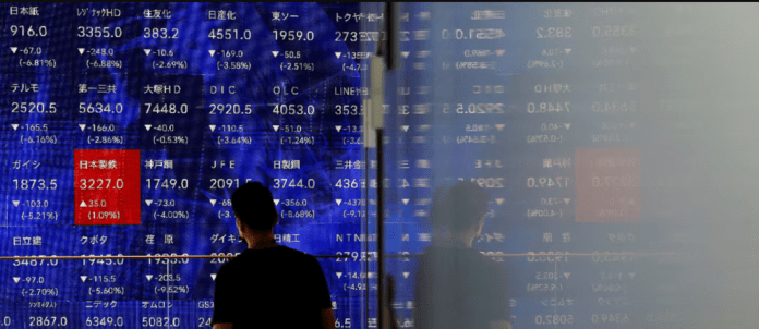 Fuerte caída en la bolsa de Tokio por la fortaleza del yen y la desconfianza en la economía de EEUU