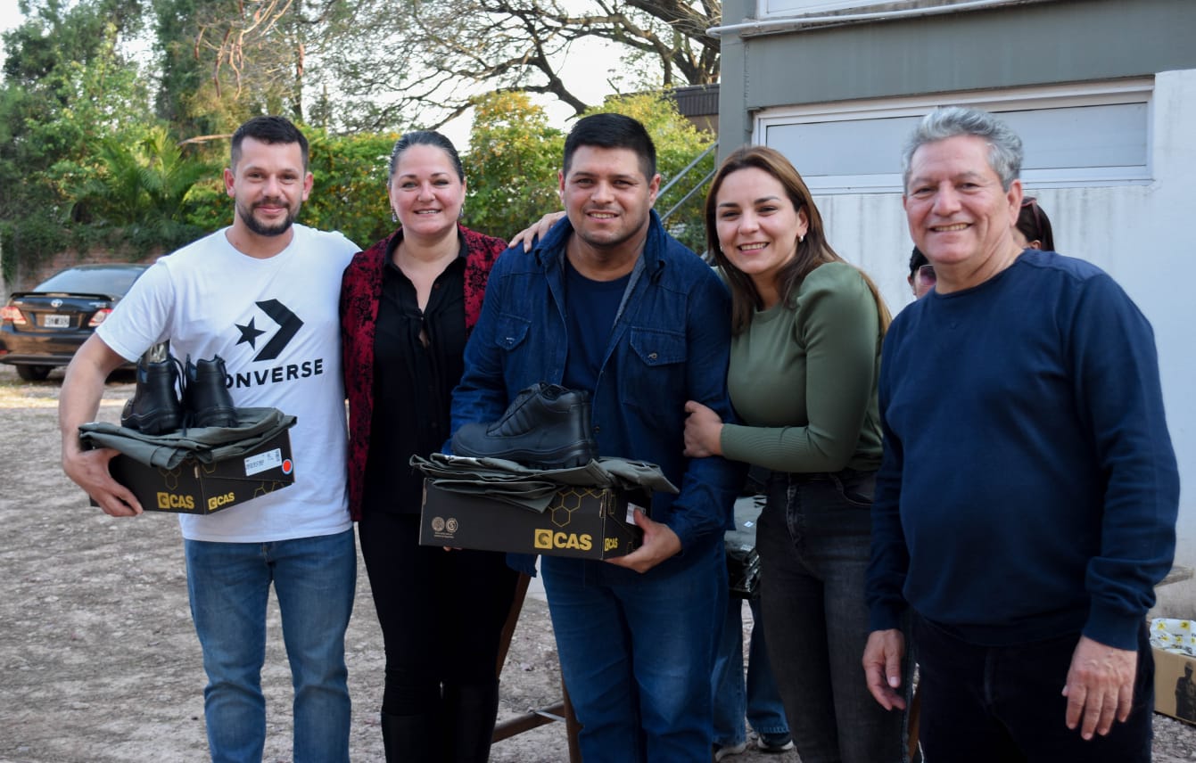 Barranqueras: Más Indumentaria y equipamientos a trabajadores Municipales