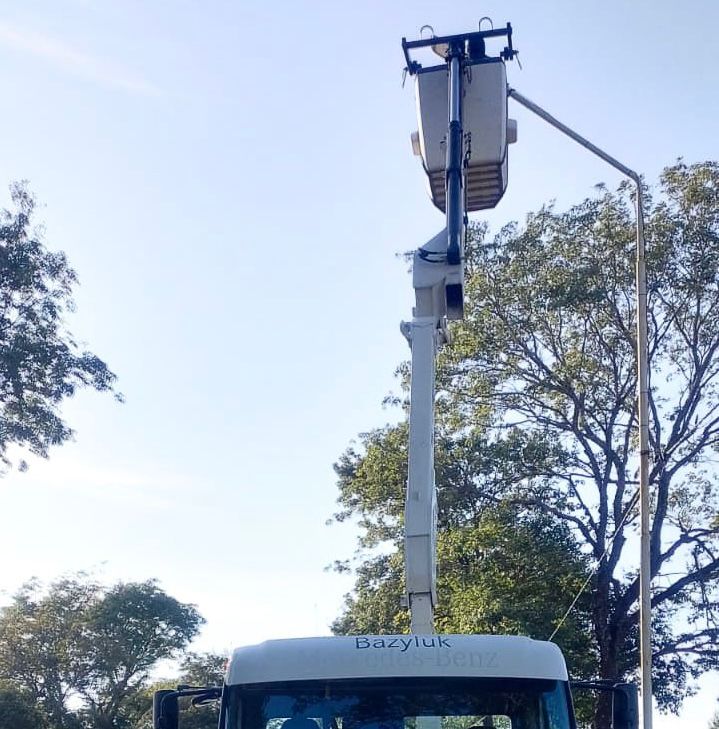 El Gobierno Provincial mejora el alumbrado de acceso a Puerto Tirol