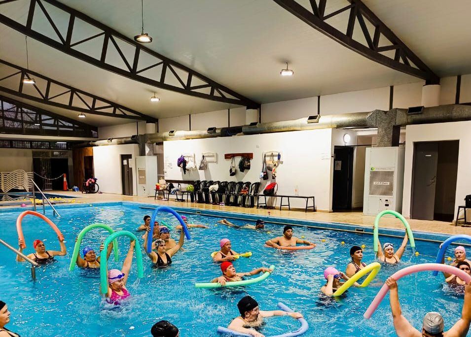 Polideportivo Jaime Zapata: se encuentra disponible la pileta climatizada