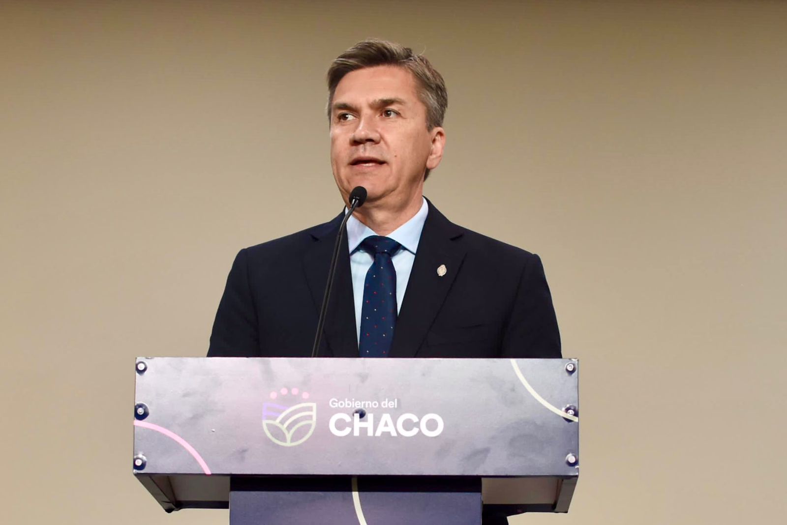 Abracemos los valores de la liberta, la educación y la independencia que nos dejó el Padre de la Patria» dijo el gobernador Zdero