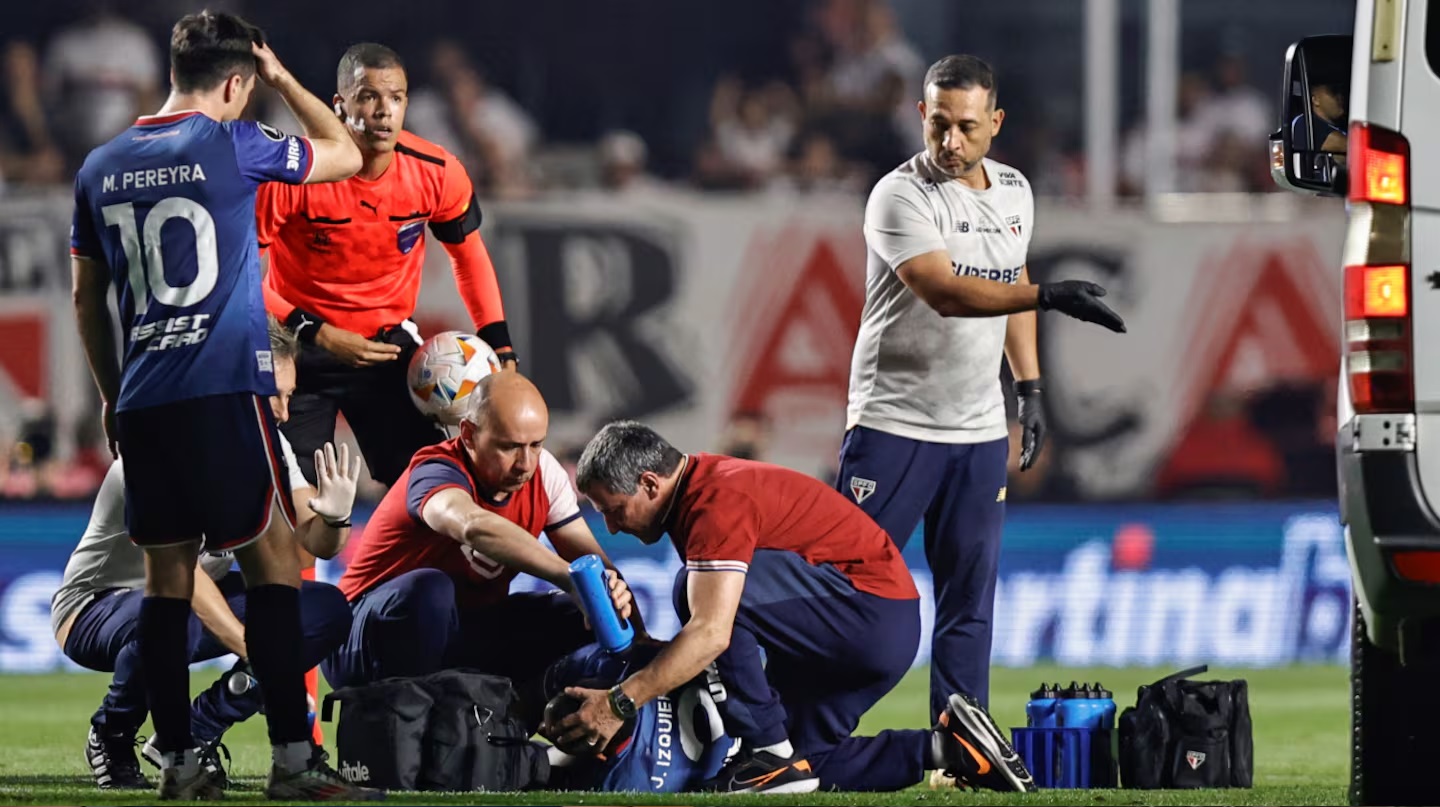 El desgarrador pedido de la esposa del futbolista de Nacional que se desplomó en pleno partido en Brasil