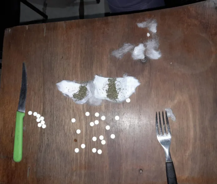 Barranqueras: menor de 17 años intentó ingresar droga en una campera para un preso