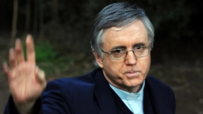 La Justicia resuelve si le otorga la libertad condicional al padre Grassi, condenado por abuso infantil