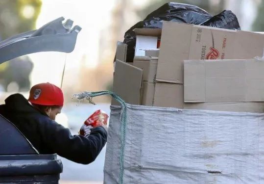 Según la UCA, el 63% de los niños y adolescentes en el país son pobres y el 16,2% son indigentes