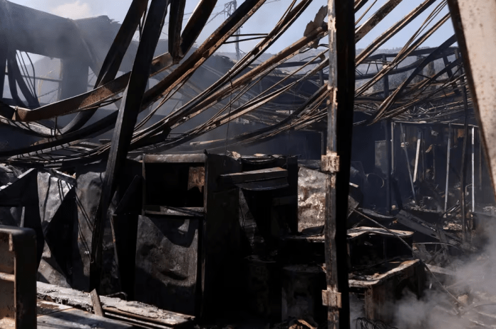 Hezbollah lanzó más de 100 cohetes contra Israel, que respondió con bombardeos aéreos en el sur del Líbano