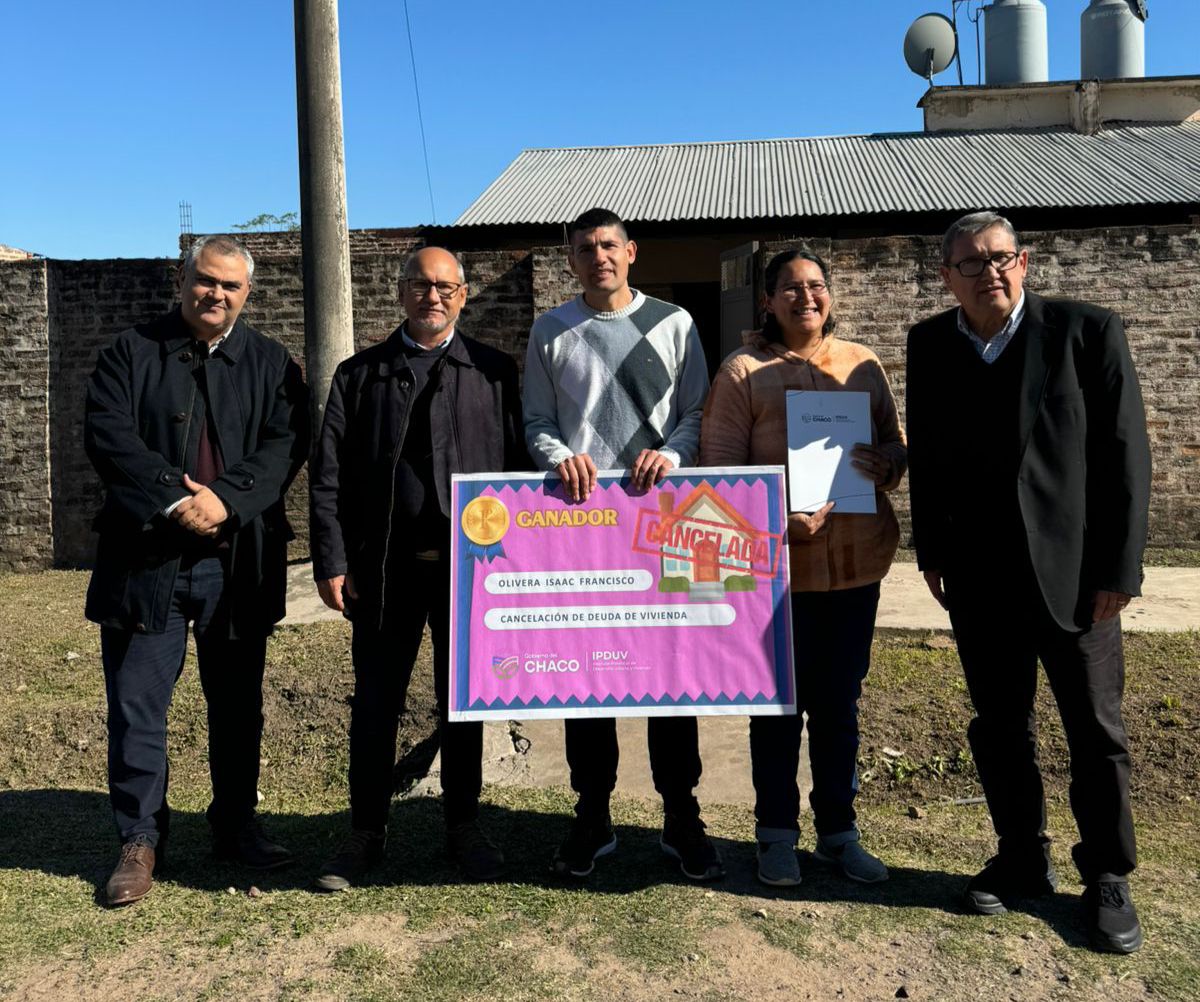 El Gobierno Provincial entregó el premio de condonación de deuda  a Isaac Olivera, de Fontana