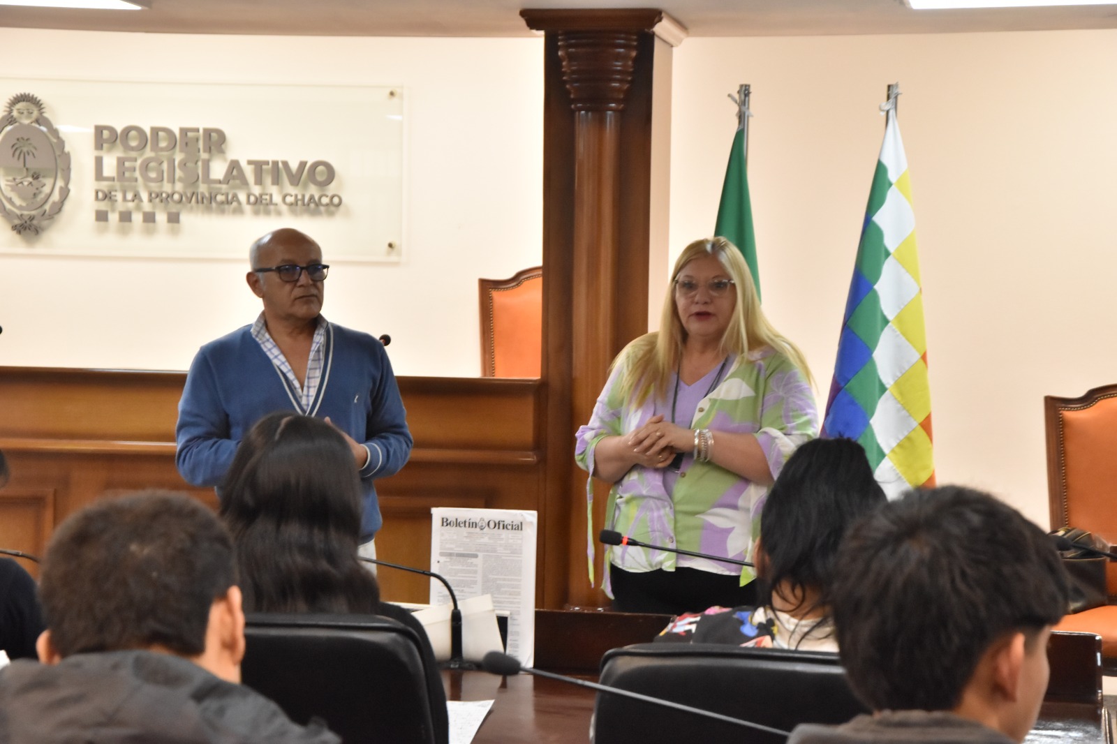 Delgado recibió a estudiantes de la E.E.S. Nº 83 en su visita al Poder Legislativo