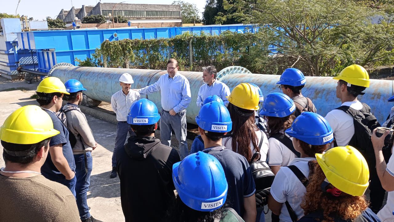 Complejos de Plantas Potabilizadoras-Barranqueras: SAMEEP realizó una visita guiada a estudiantes de nivel secundario