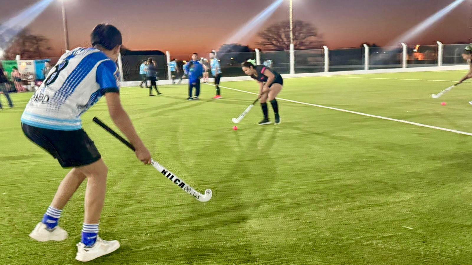 Villa Berthet: Lotería Chaqueña inauguró la primera cancha de Hockey de Césped Sintético en el sudoeste