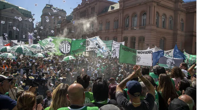 Los estatales preparan protestas para reclamar por la renovación de 65.000 contratos que vencen este lunes