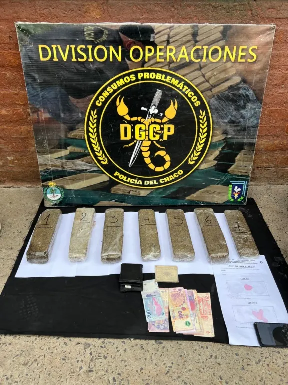 Eludió el control y fue perseguido hasta que lo atraparon: tenía más de 4 kilos de marihuana