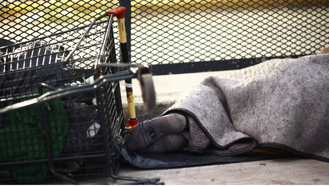 La pobreza en Argentina aumentó al 55,5% y la indigencia al 17,5%, según la UCA