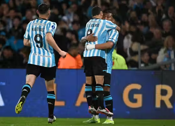 Racing goleó a Atlético Paranaense y avanzó a las semifinales de la Copa Sudamericana