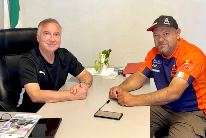 Salóm recibió al piloto chaqueño Carlos Verza