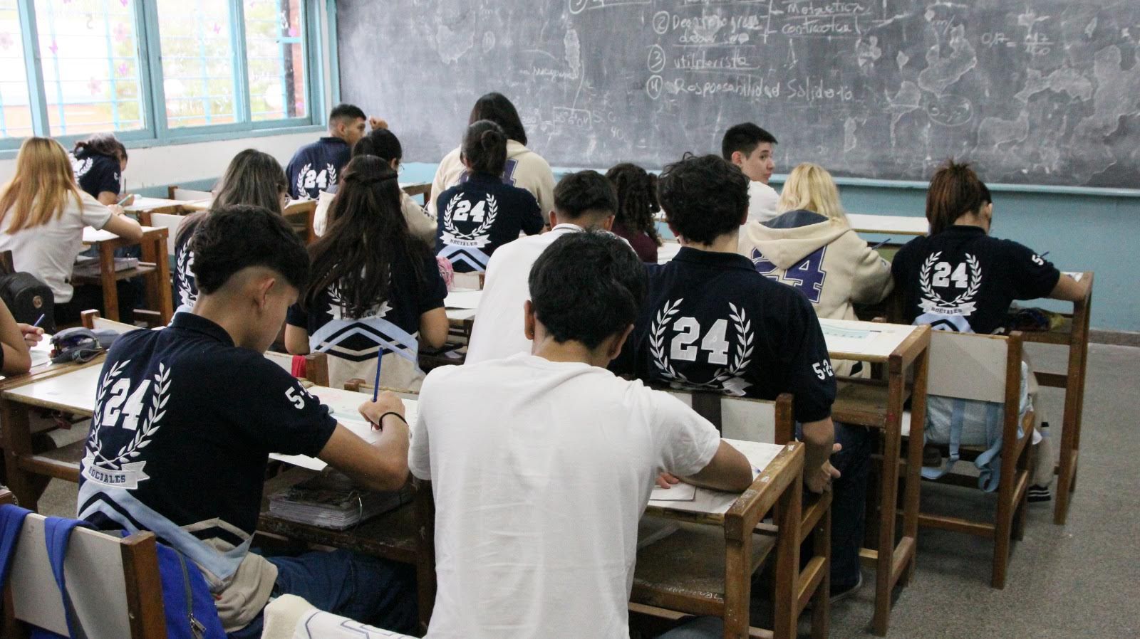 Operativo Aprender: más de 13.600 estudiantes de 5to. año fueron evaluados en Lengua y Matemática