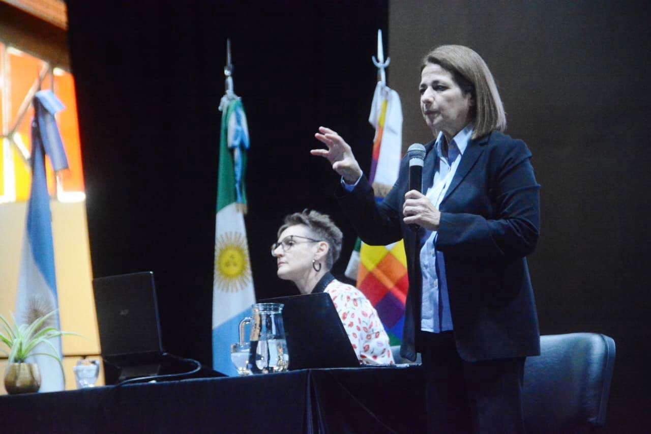 Red Aprende: Mas de 19 mil docentes avanzan en proyectos institucionales de alfabetización